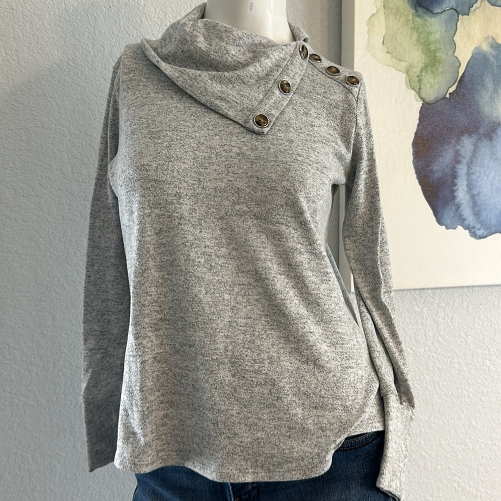 89th + Madison Gray Soft Light Weight Sweater - Picture 1 of 10